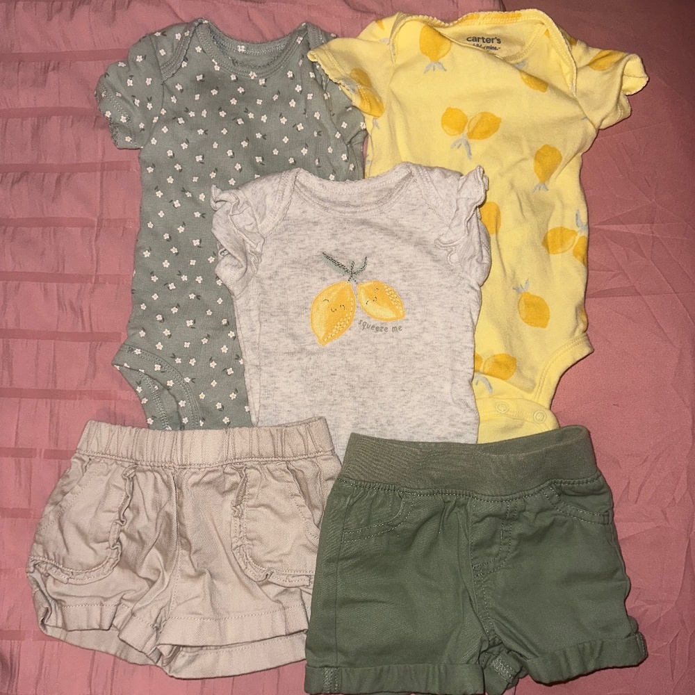 Infant/Baby outfit bundle (3 onesies+2 shorts)